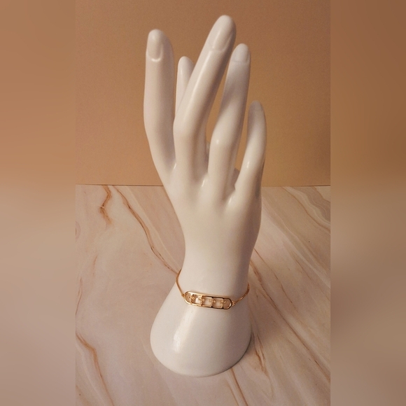 💥 Pretty Bird 24K Yellow Gold Plated Cross Bracelet – Lariat Style - Picture 2 of 8